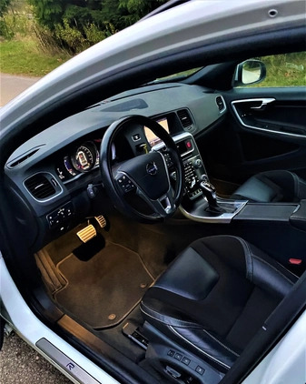 Volvo V60 cena 103300 przebieg: 67450, rok produkcji 2017 z Nowogród Bobrzański małe 781